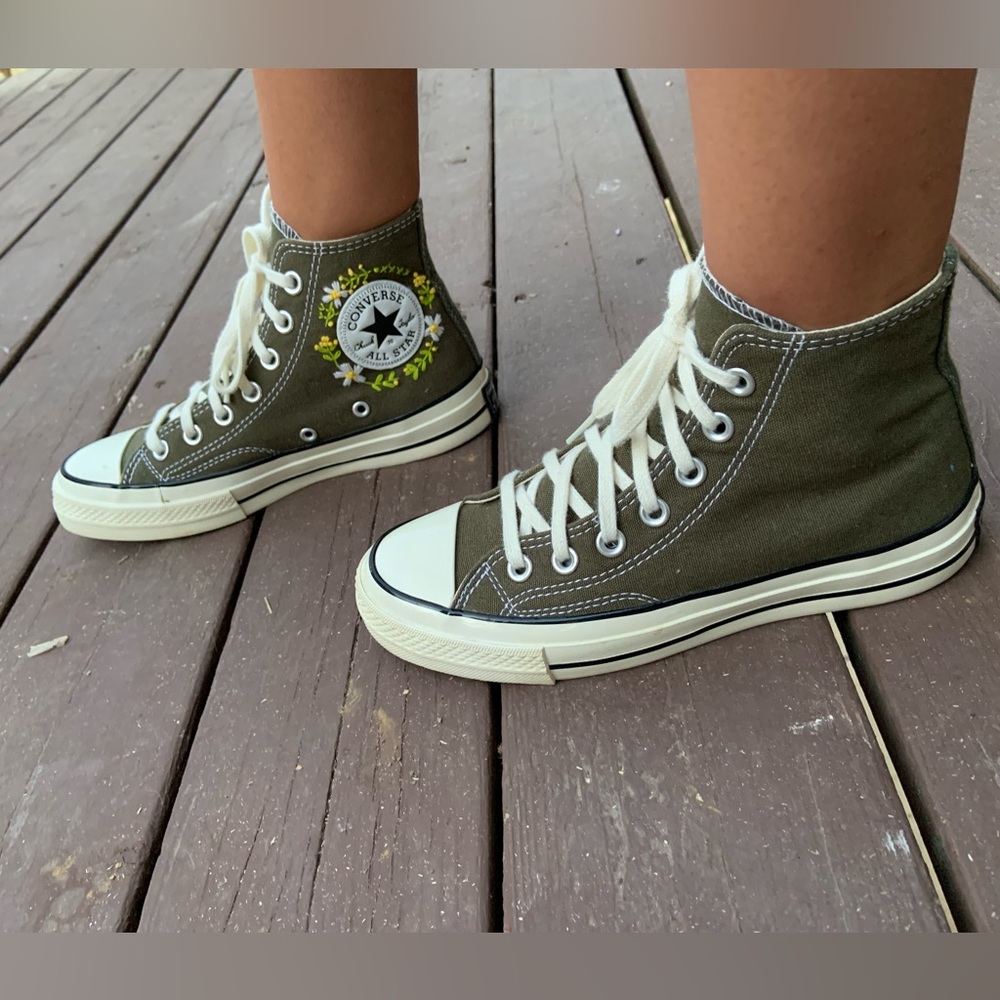 Embroider Olive green converse